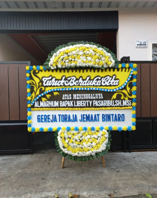 Papan Bunga Duka di Karya Mulya